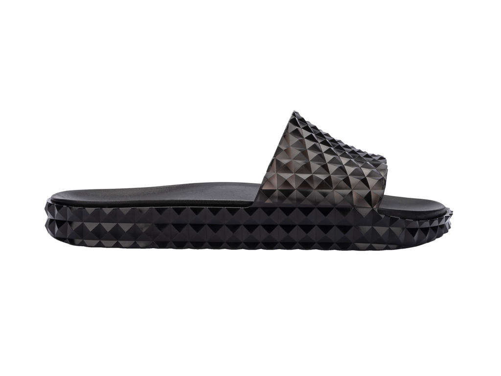 MELISSA COURT SLIDE + Y.PROJECT AD –