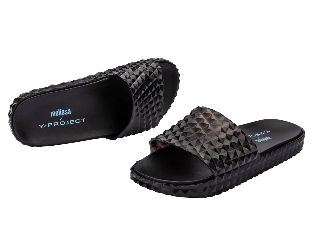 MELISSA COURT SLIDE + Y.PROJECT AD –