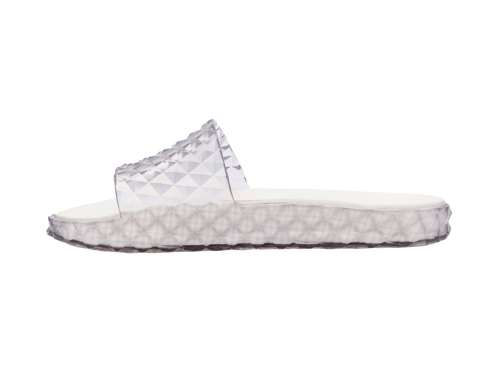 MELISSA COURT SLIDE + Y.PROJECT AD –