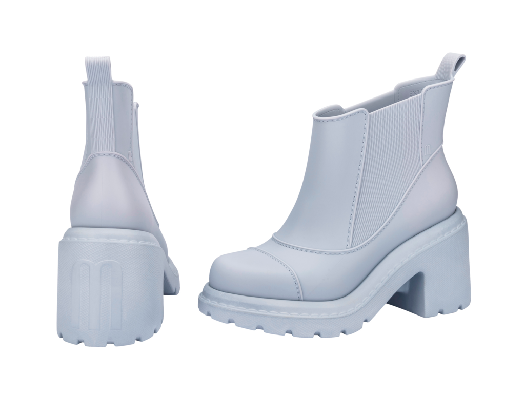 MELISSA COURTNEY BOOT AD –