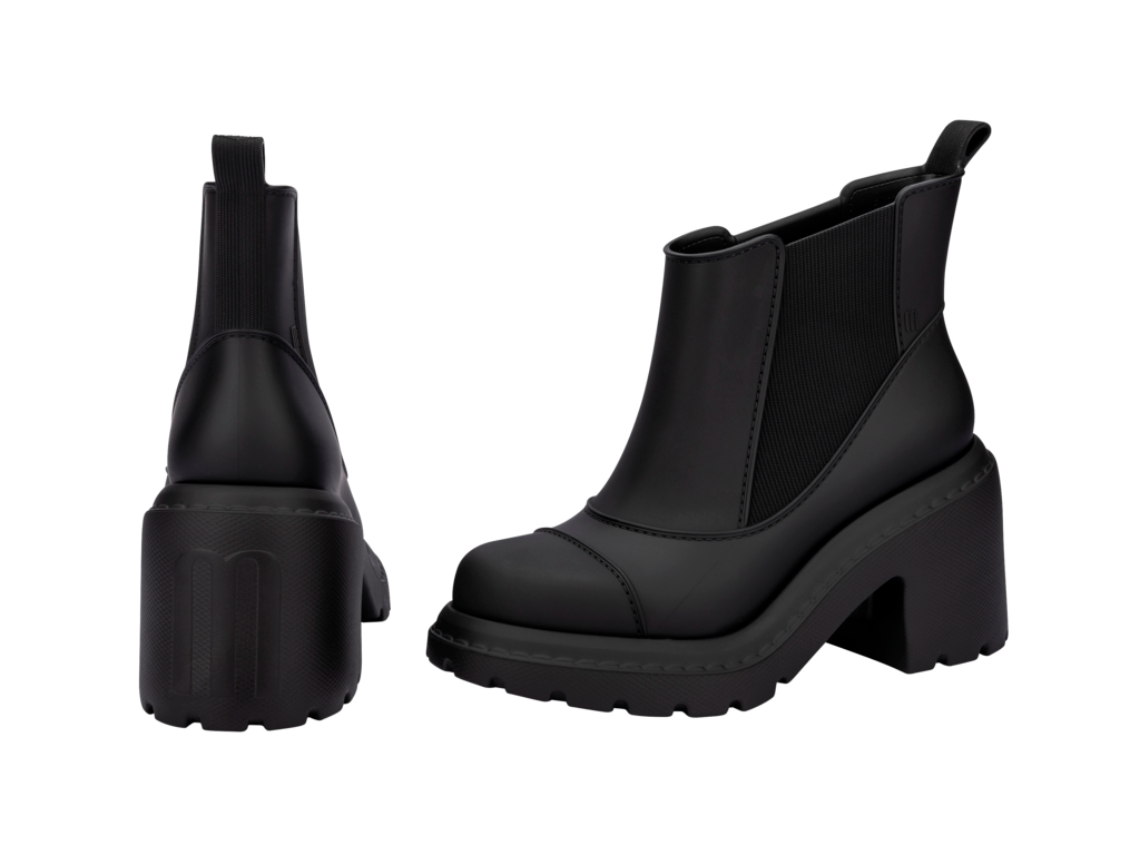 MELISSA COURTNEY BOOT AD –