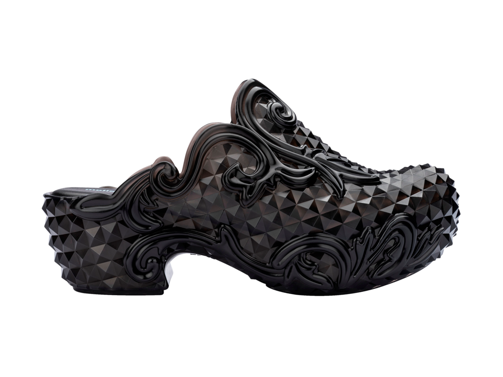 MELISSA COURT CLOG + Y.PROJECT AD –