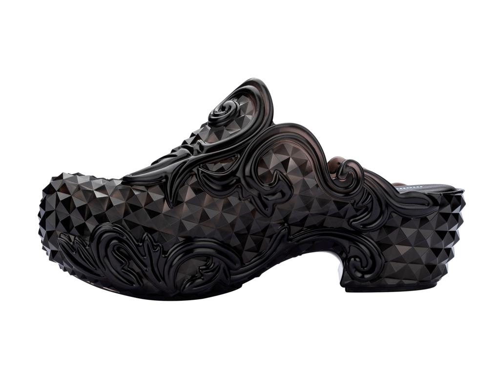 MELISSA COURT CLOG + Y.PROJECT AD –