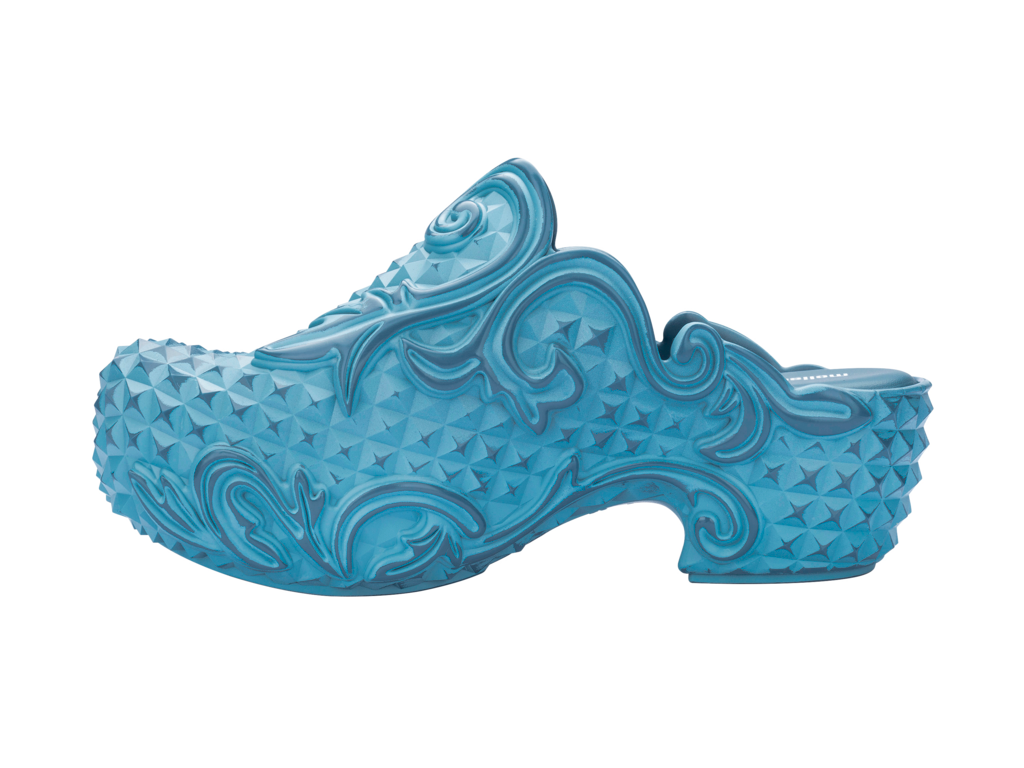 MELISSA COURT CLOG + Y.PROJECT AD –