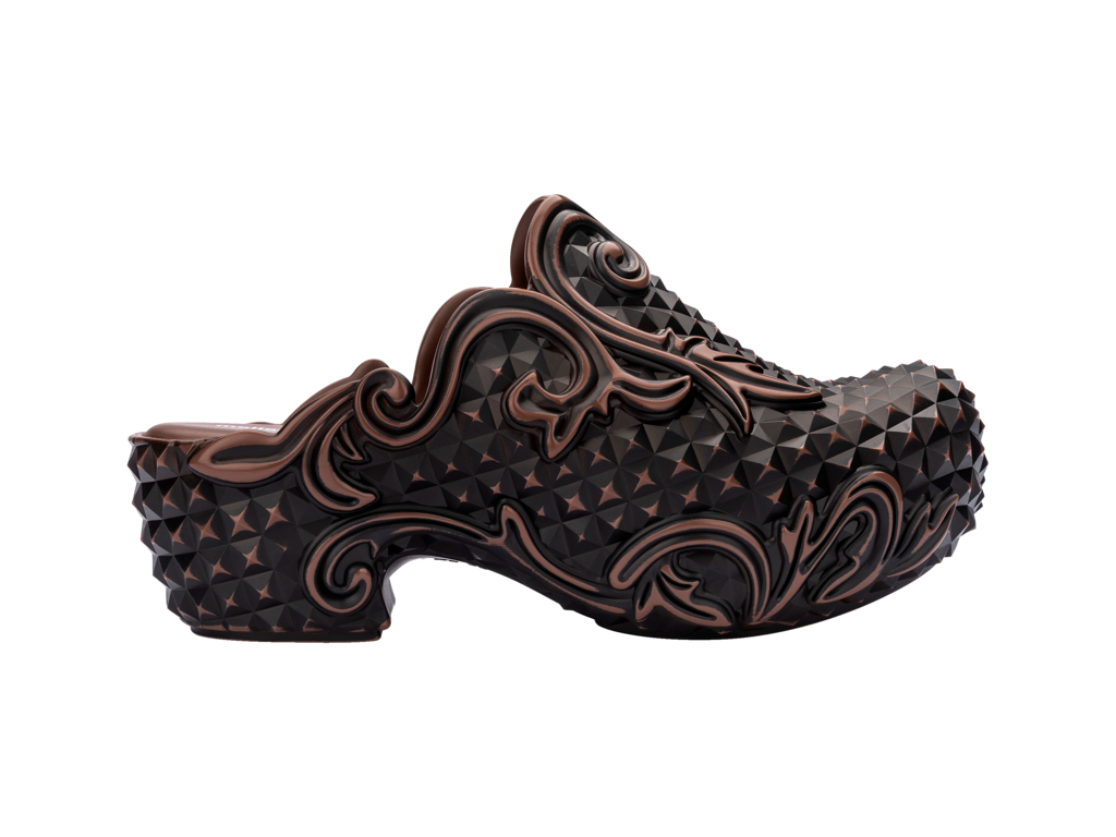 MELISSA COURT CLOG + Y.PROJECT AD –