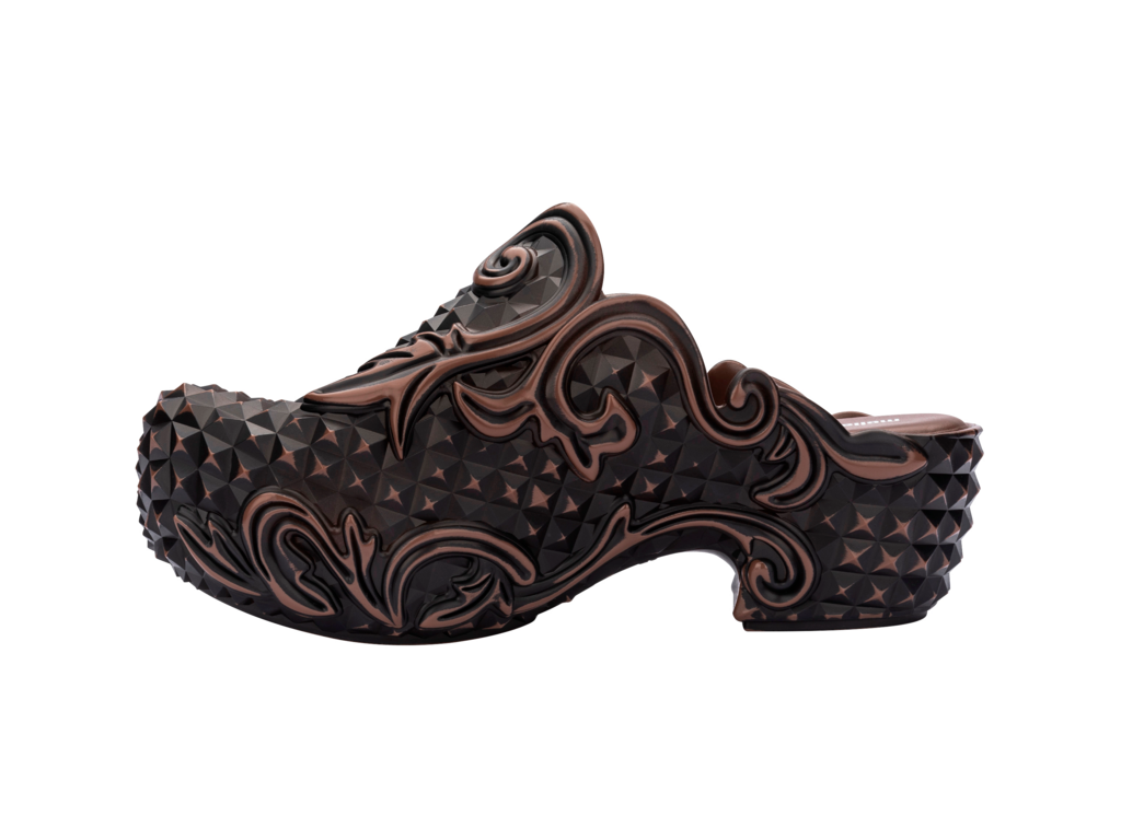 MELISSA COURT CLOG + Y.PROJECT AD –