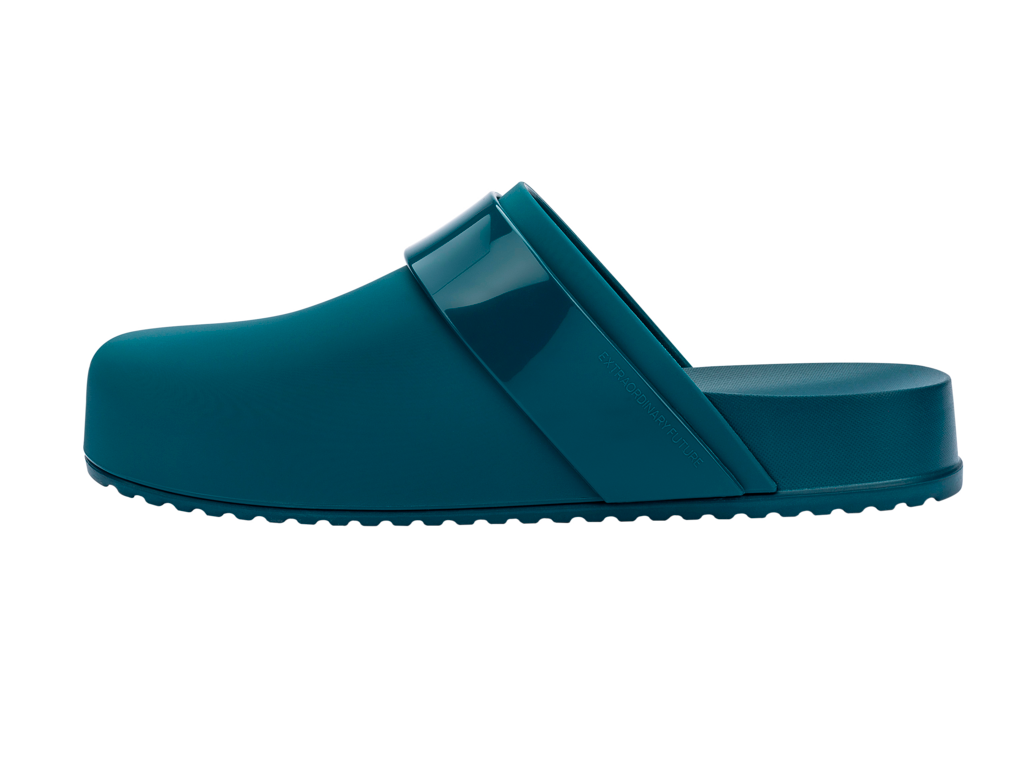 MELISSA COZY CLOG AD