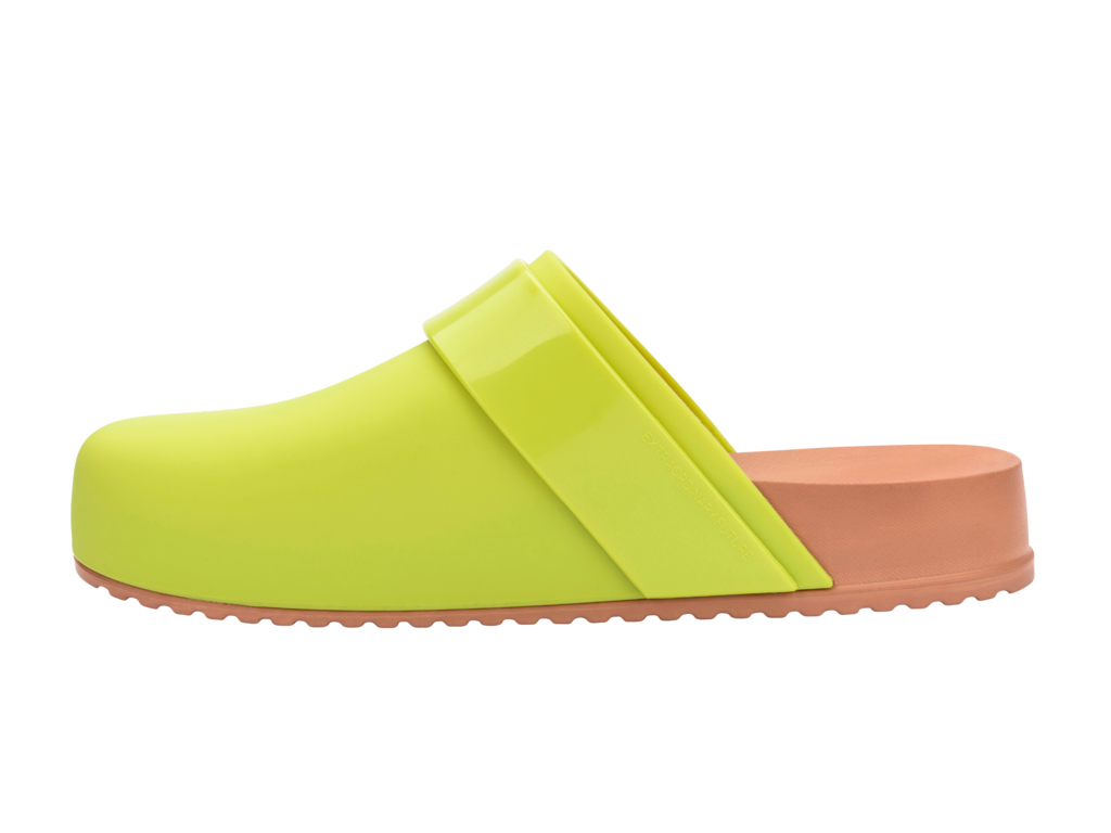 MELISSA COZY CLOG AD