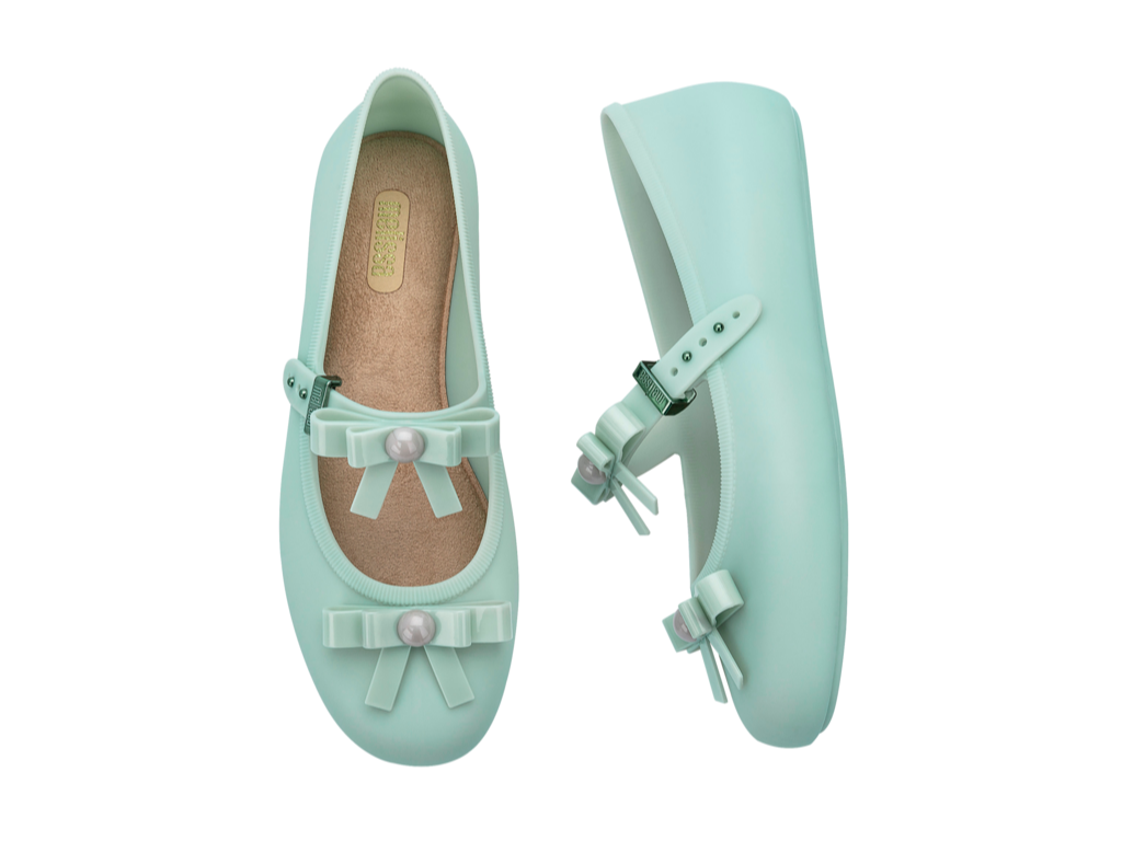 MELISSA SOFT BALLERINA BOW AD –