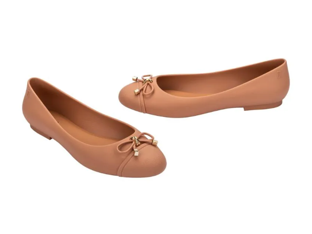 MELISSA DOLL V AD