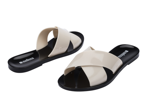 MELISSA ESSENTIAL CROSS SLIDE AD