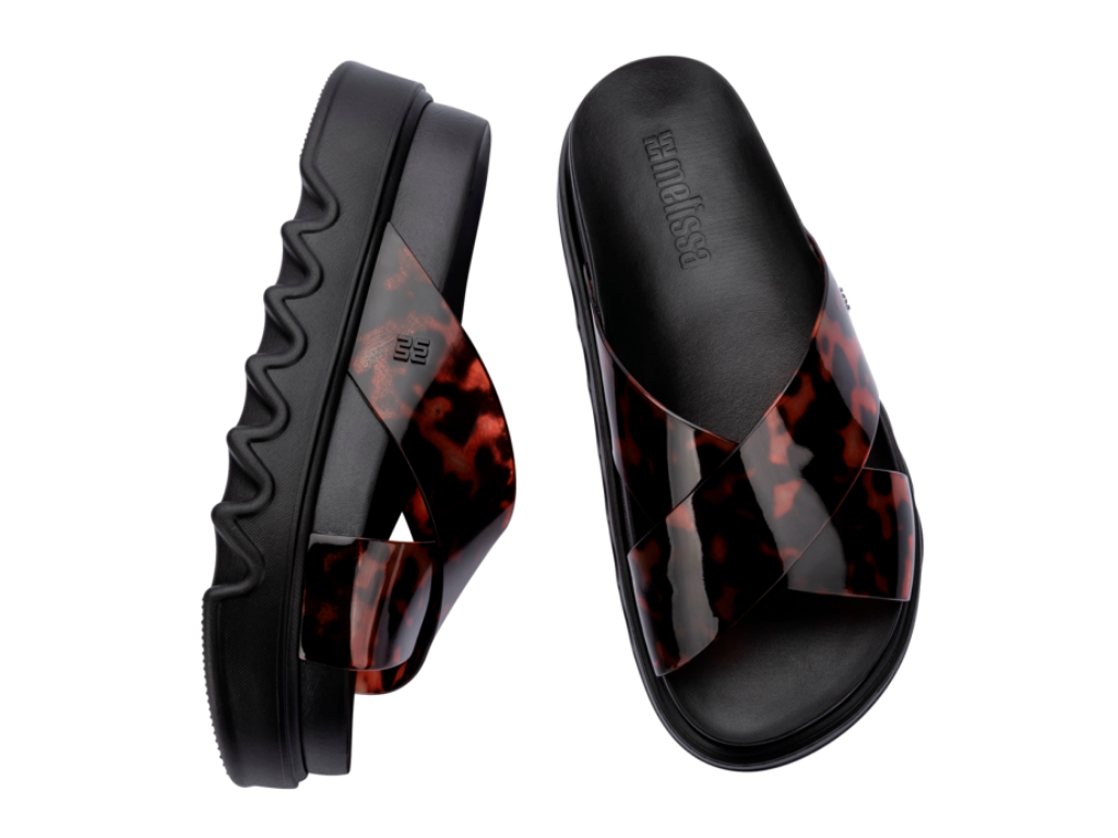 MELISSA COZY CROSS PLATFORM AD – 