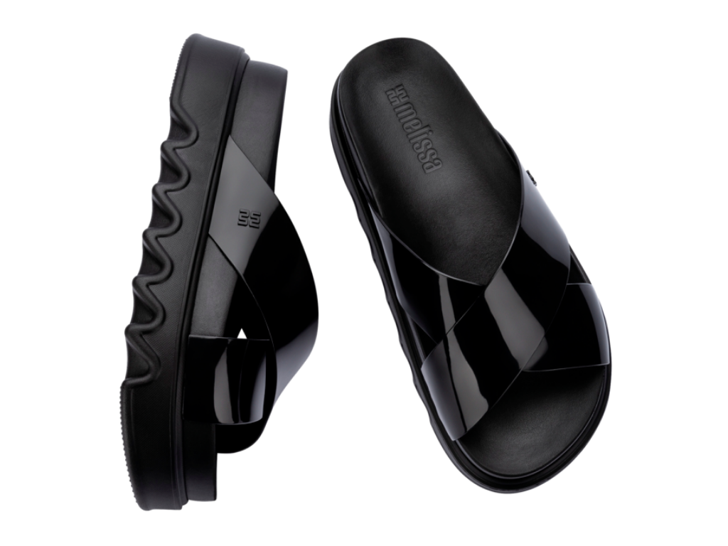 MELISSA COZY CROSS PLATFORM AD – 