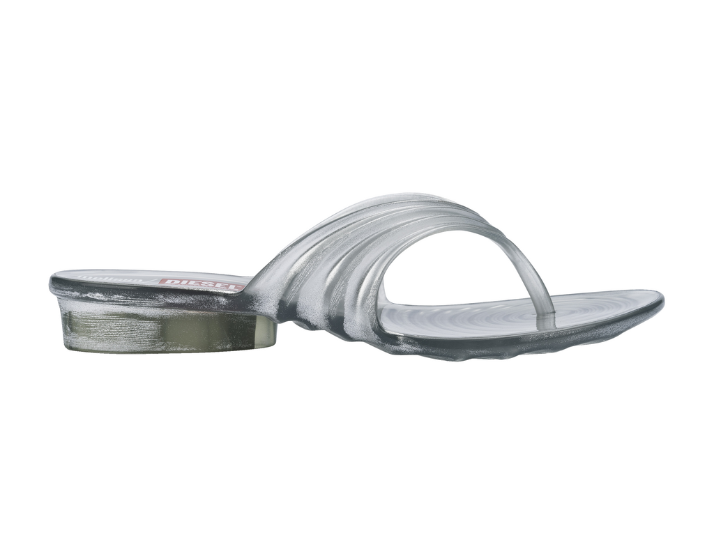 MELISSA QUANTUM THONG + DIESEL AD – 