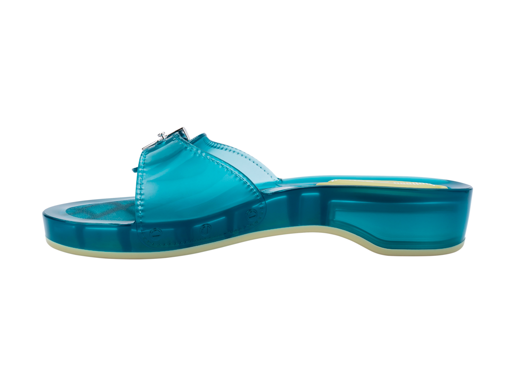 MELISSA PESCURA HEEL + SCHOLL AD - Image 4