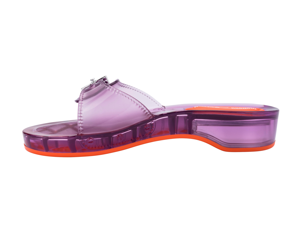 MELISSA PESCURA HEEL + SCHOLL AD - Image 4