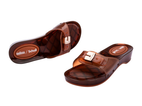 MELISSA PESCURA HEEL + SCHOLL AD