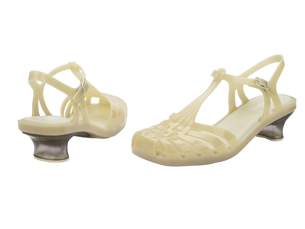 MELISSA VIXEN KITTEN HEEL AD