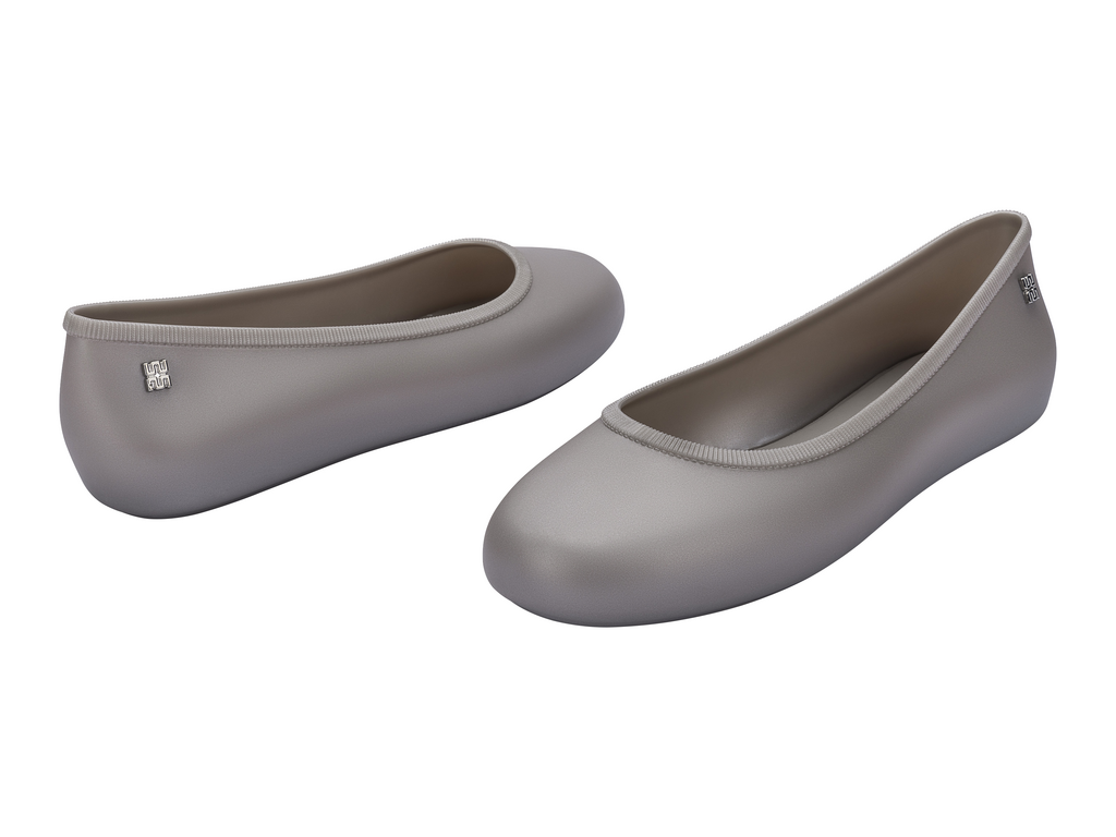 MELISSA SOFT BALLERINA ESSENTIAL AD – 