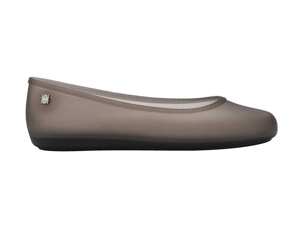 MELISSA SOFT BALLERINA ESSENTIAL AD – 
