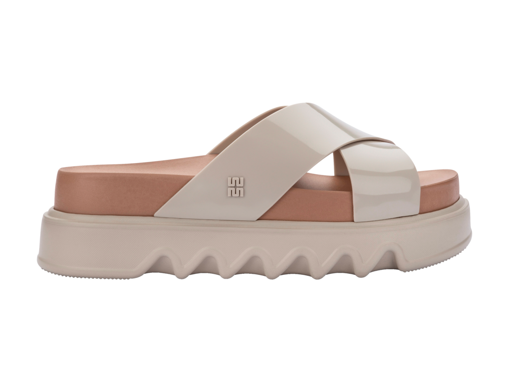 MELISSA COZY CROSS PLATFORM AD - Image 3