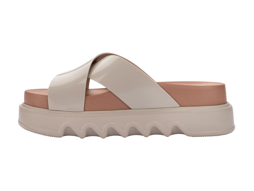 MELISSA COZY CROSS PLATFORM AD – 