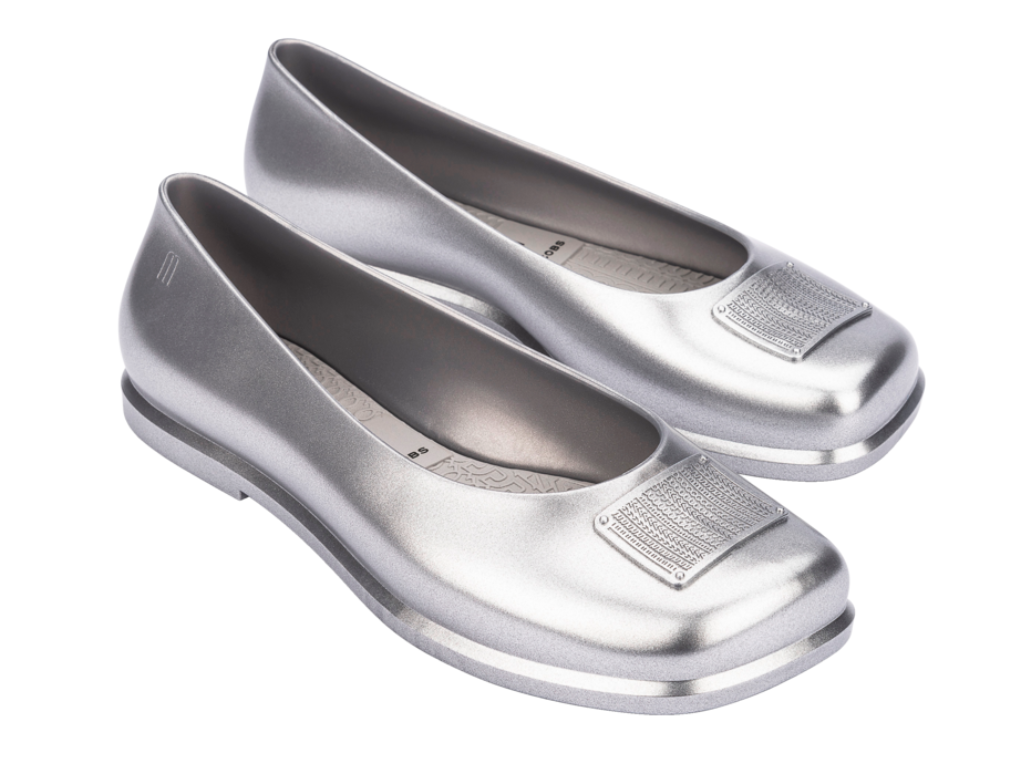 MELISSA RUBY + MARC JACOBS AD – SILVER/GREY