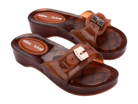 MELISSA PESCURA HEEL + SCHOLL AD