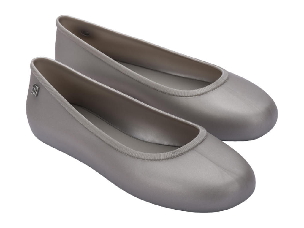 MELISSA SOFT BALLERINA ESSENTIAL AD – 