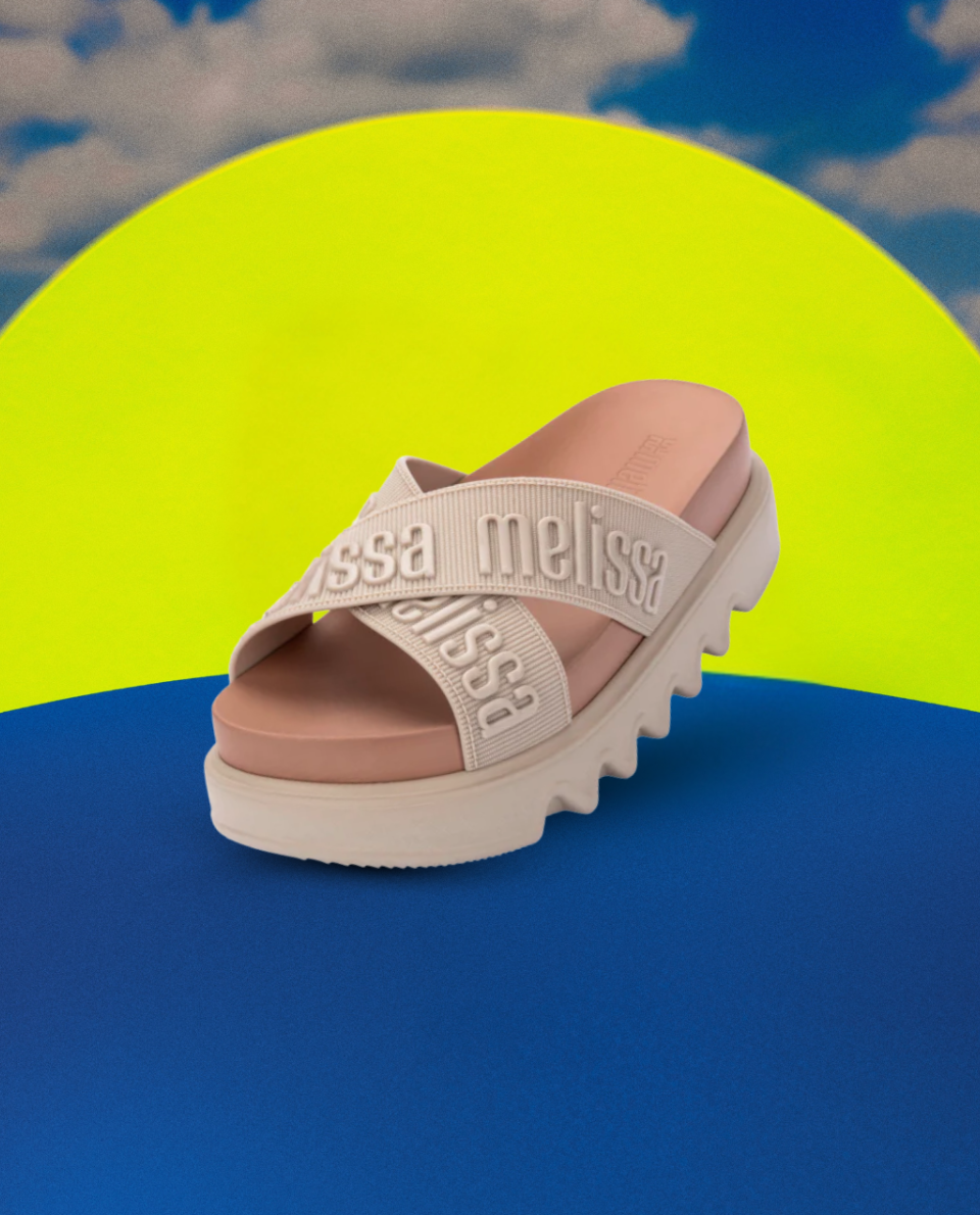 <p><strong>MELISSA CROSS M LOVER PLATFORM AD - BEIGE/BROWN</strong></p>